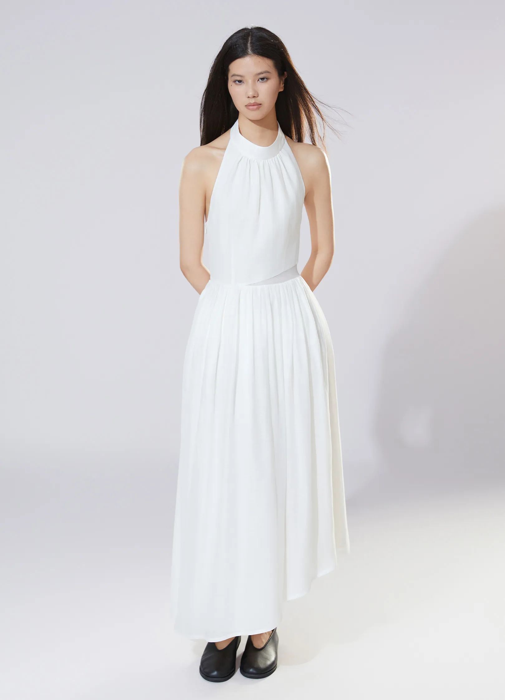 Backless Light Dress - Image 2