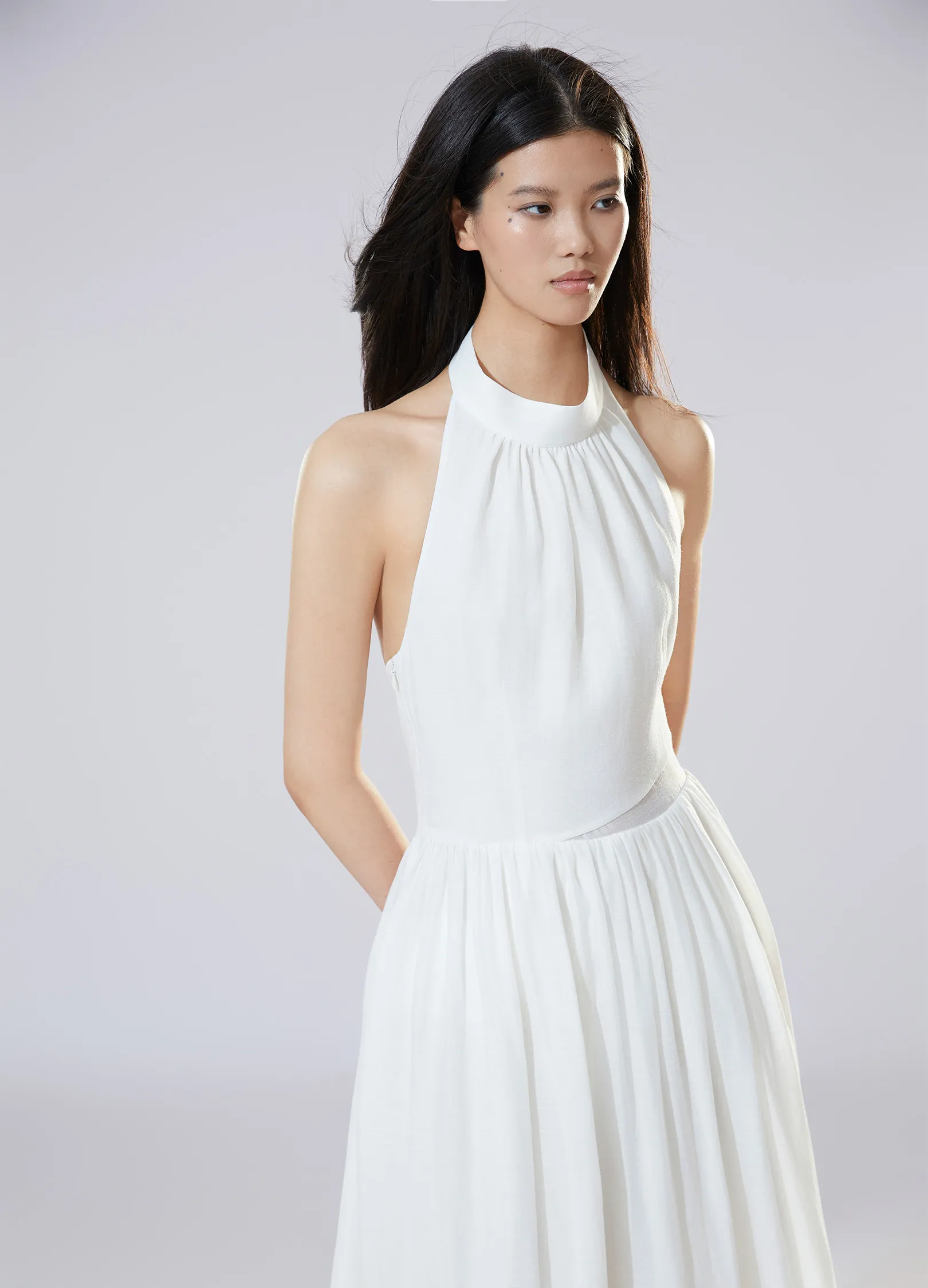 Backless Light Dress - Image 8