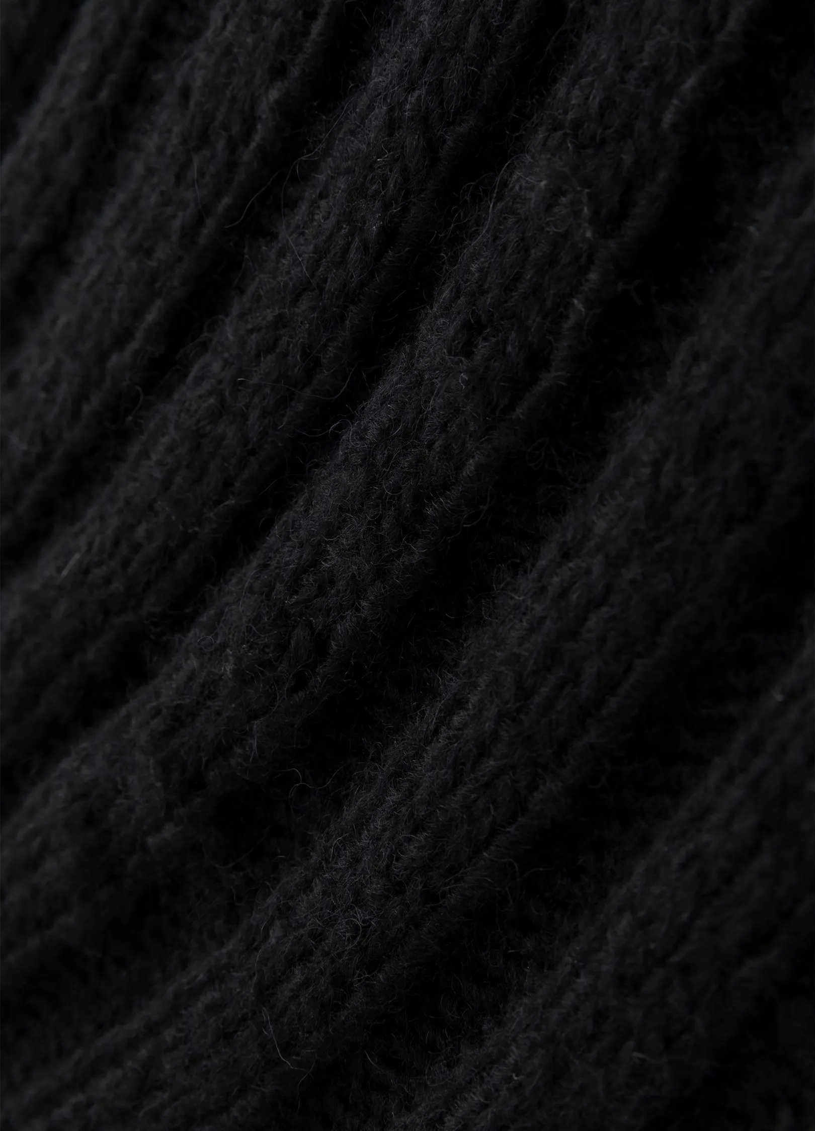 Curved Wool Scarf - Image 11