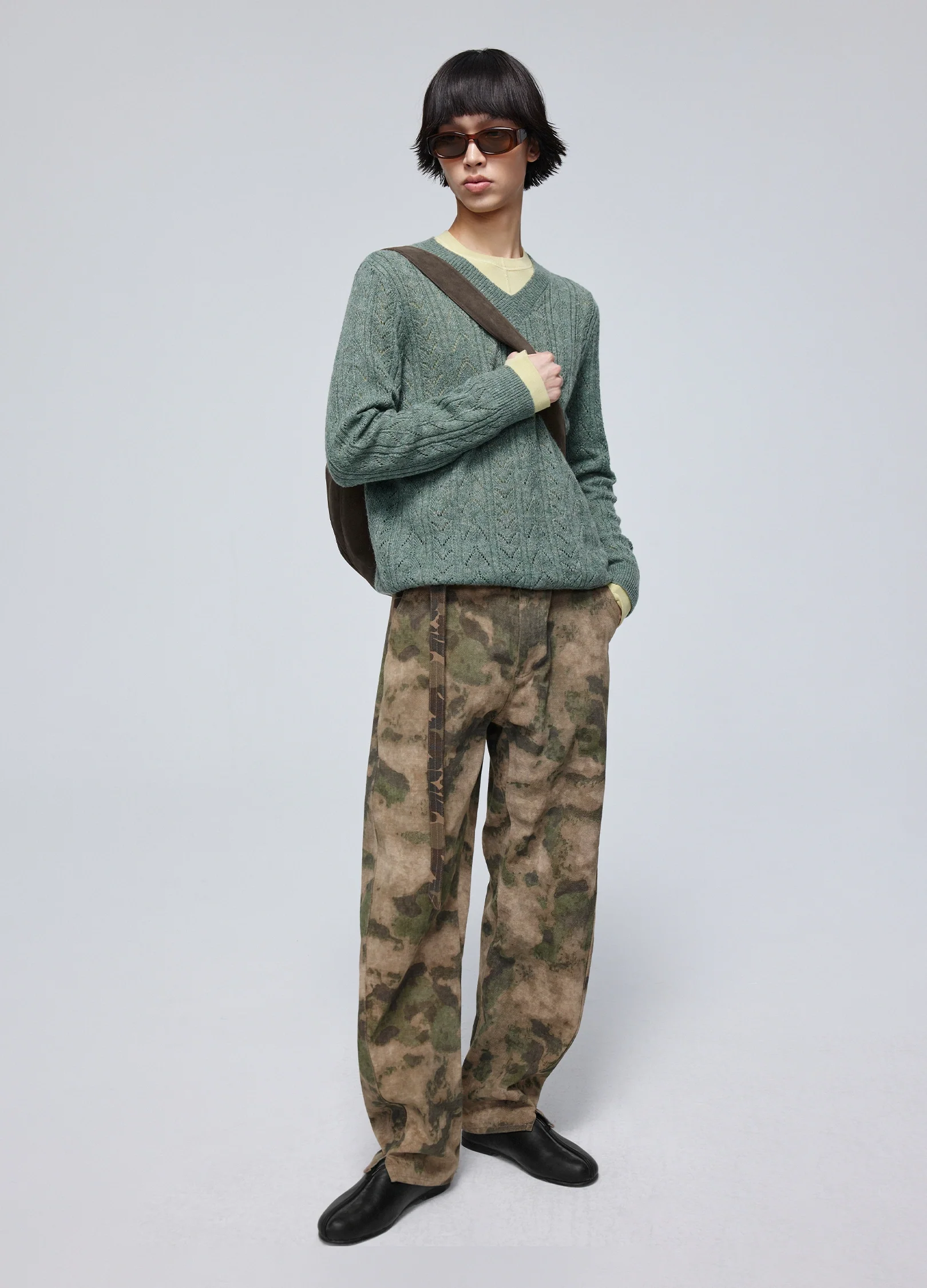 Hollow Knit V Sweater - Image 11