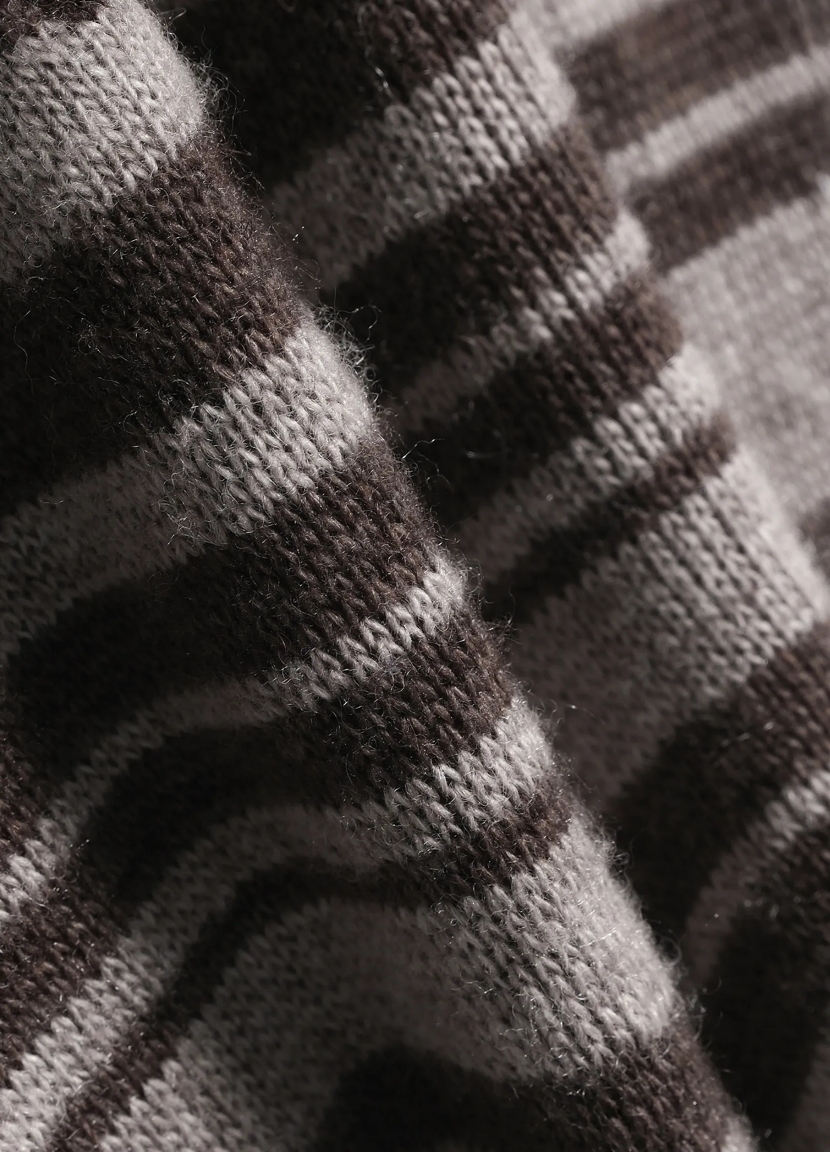 Jacquard Pony Beanie - Image 14