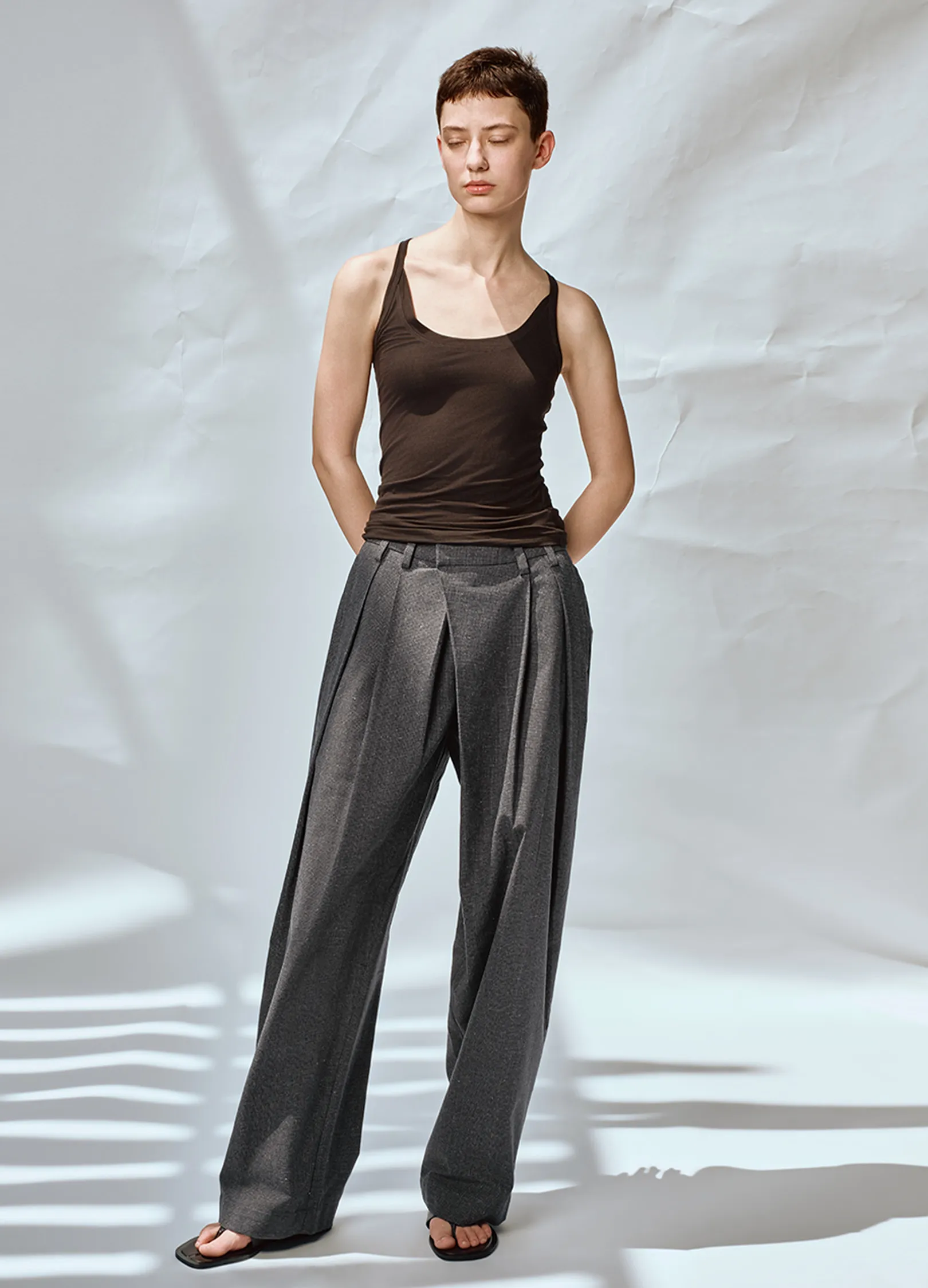 Linen Pleated Trousers - Image 4