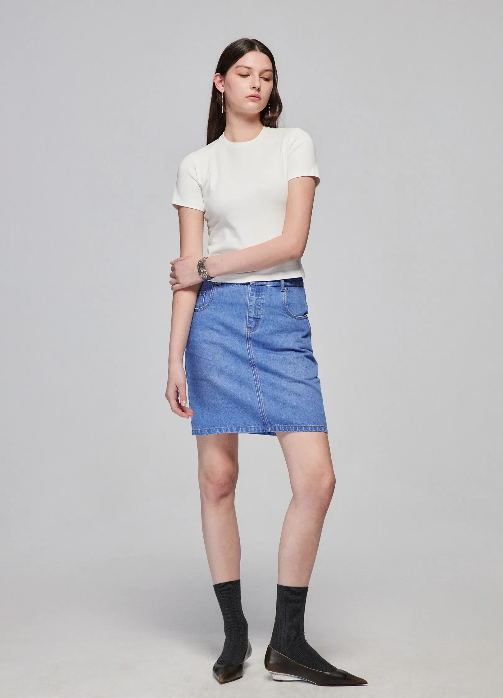 Minimal Logo Tee Womens - Image 8