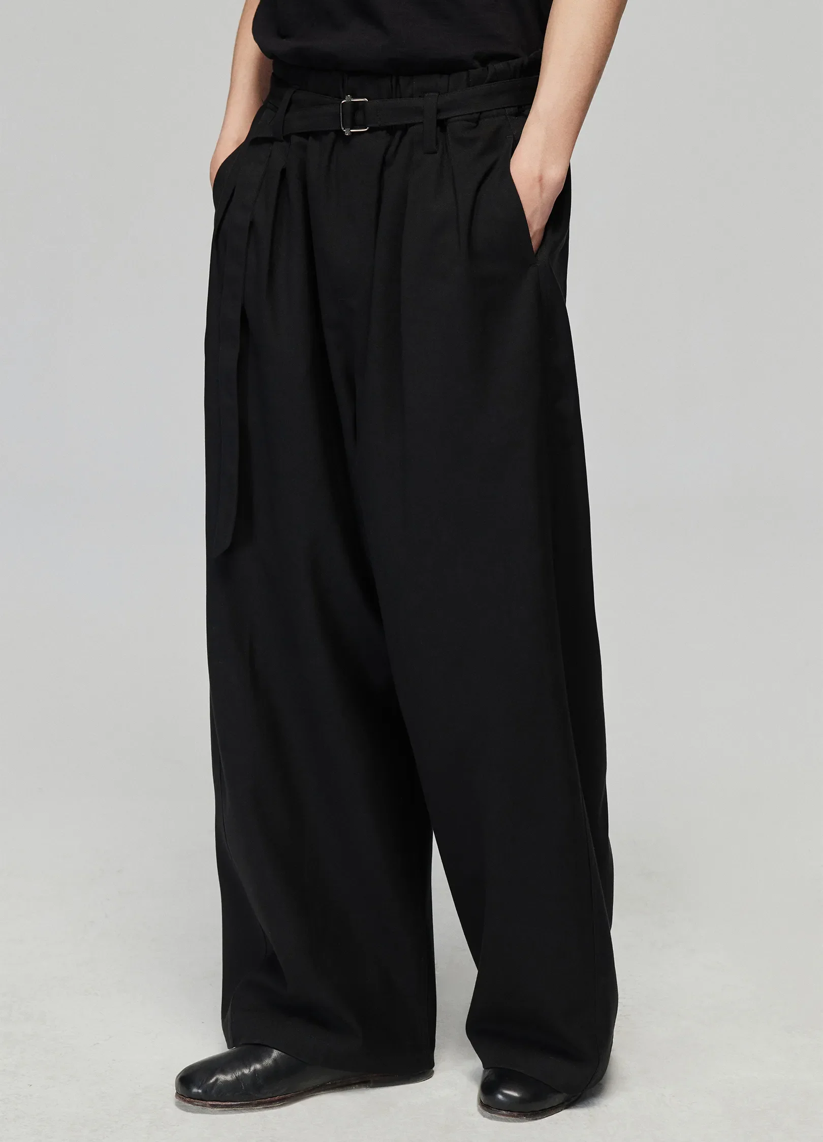 Wide Pleated Stretch Trousers - Image 4