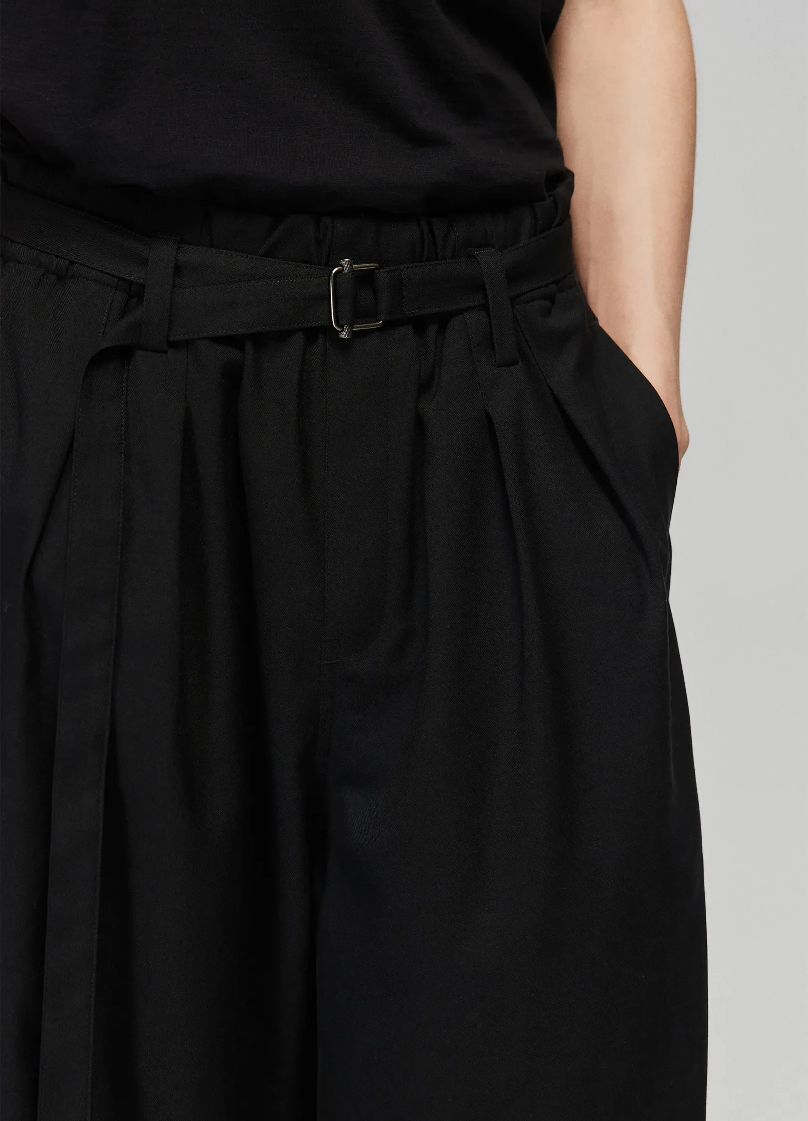 Wide Pleated Stretch Trousers - Image 9